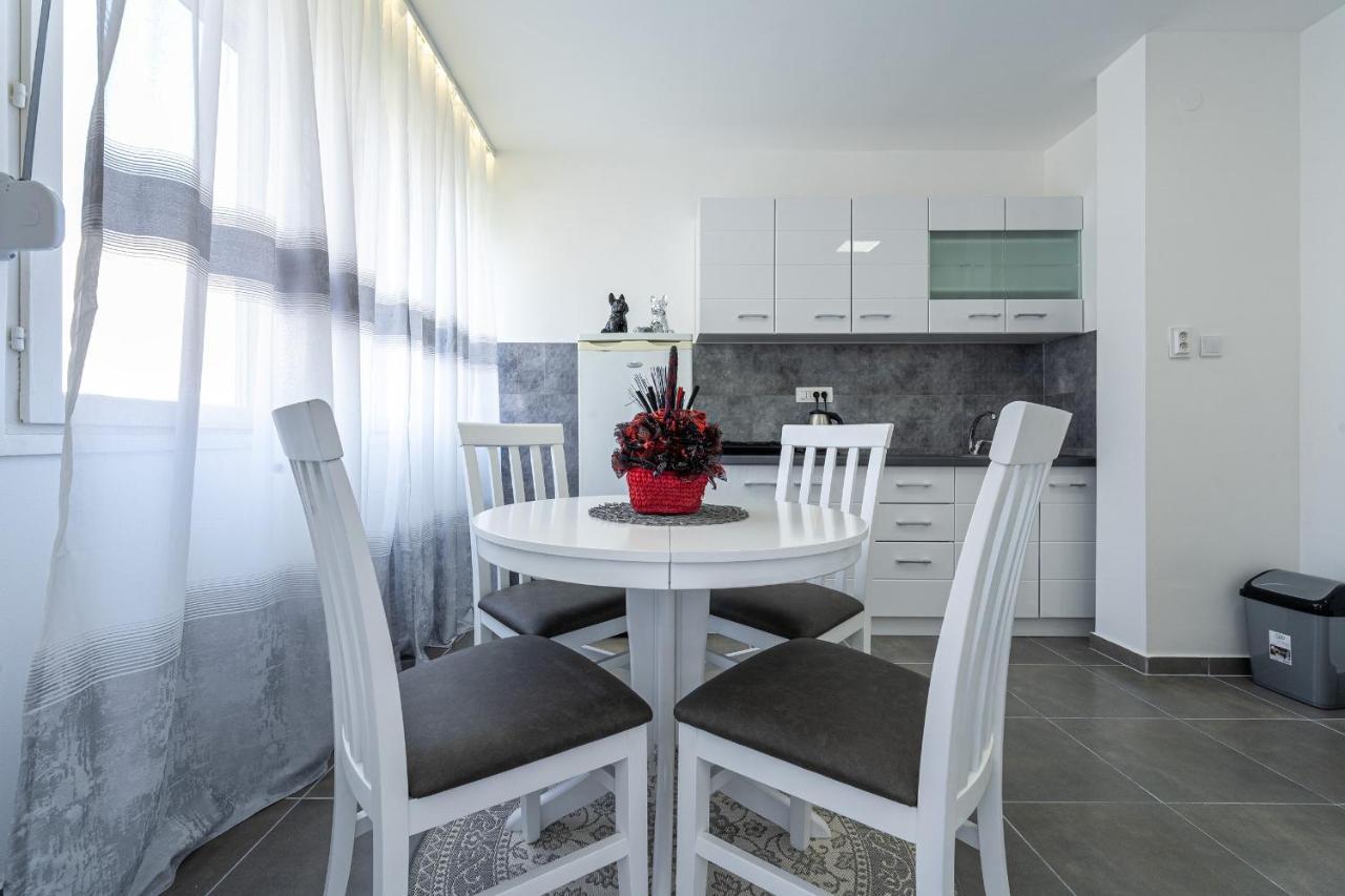 Clock Tower Lux Apartment Podgorica Zewnętrze zdjęcie